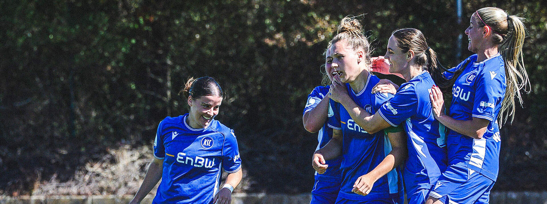 KSC-Frauen bejubeln Tor